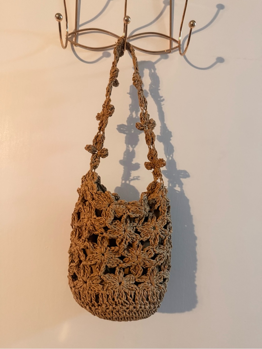 Handmade Crochet Flower Shoulder Bag — Tan